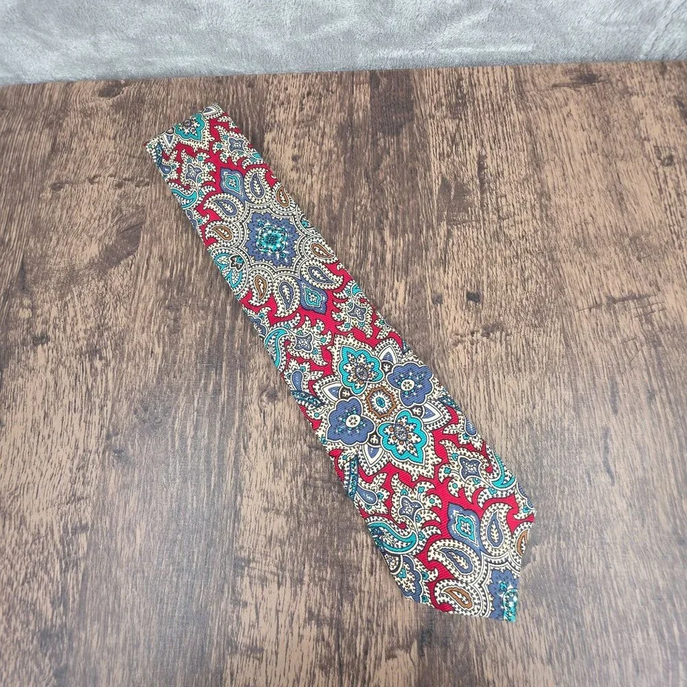 Burberrys of London VTG Tie Paisley Multicolor Silk Red Blue Old Money Designer
